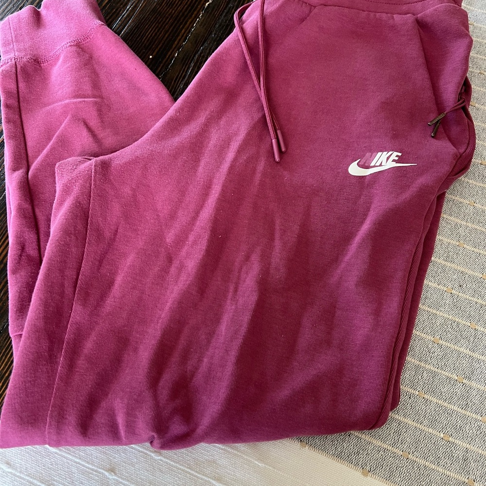 Nike joggers - Picture 2 of 6